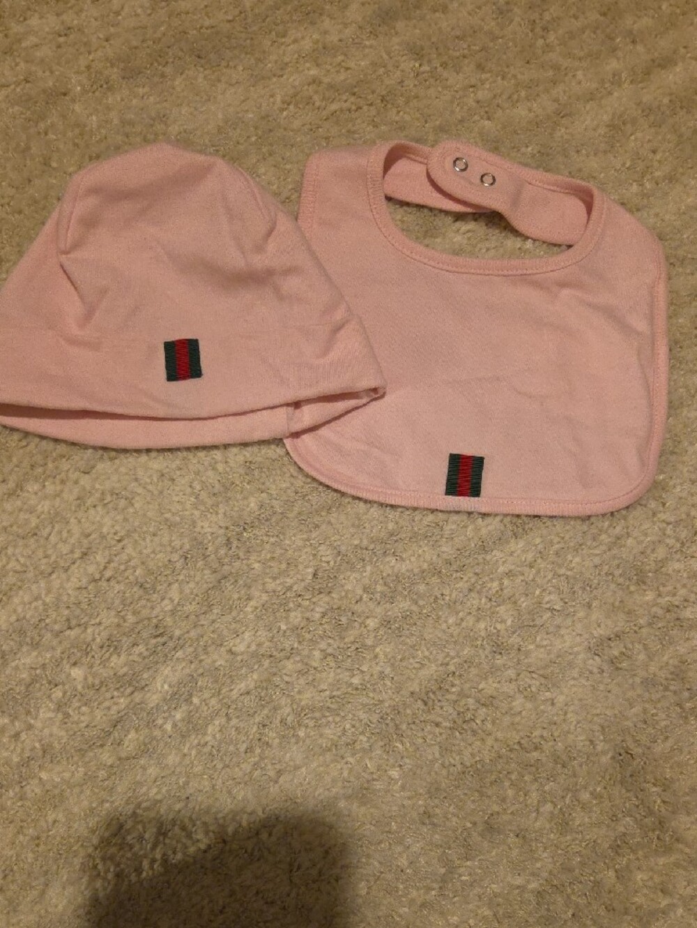 Gucci Pink Baby Hat and Bib Set with Signature Green-Red Stripe - Picture 10 of 10